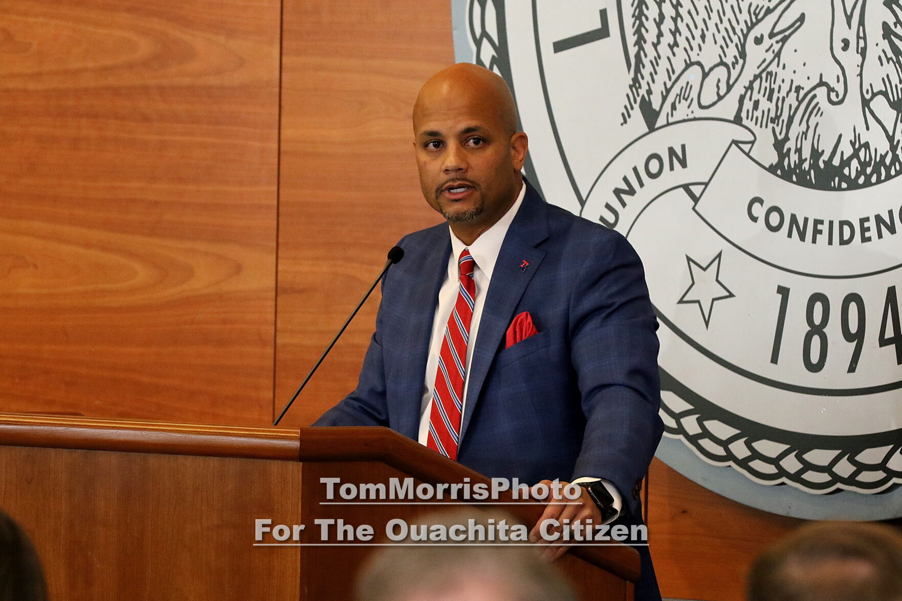 022-20211201-SonnyCumbiePresser.jpg
